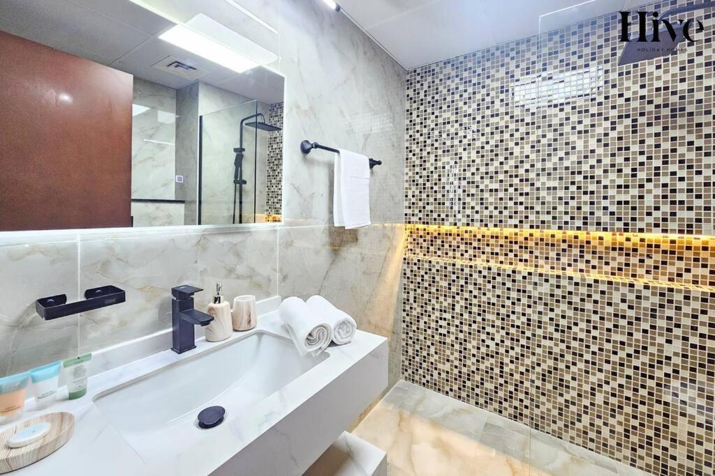 Beautiful In Downtown Apartment Dubai